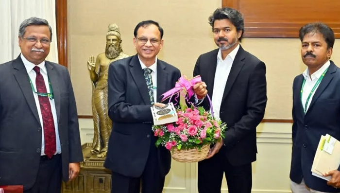 Karur Vysya Bank officials meet Tamil Nadu CM